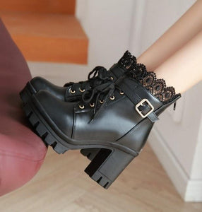 Stylish Lace High Heel Boots (black)