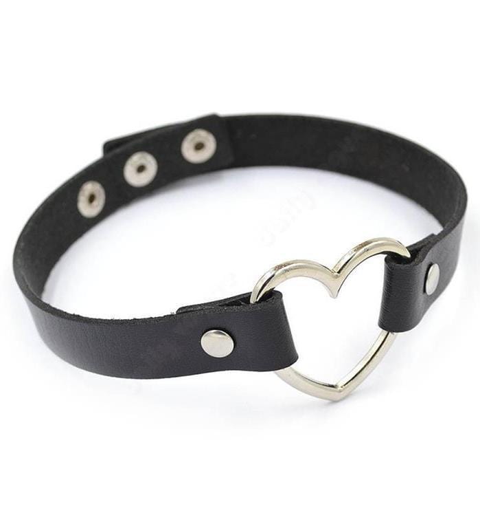 Gothic Heart Leather Choker